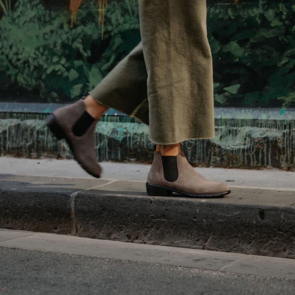 Women Blundstone Series #2173 Low Heel